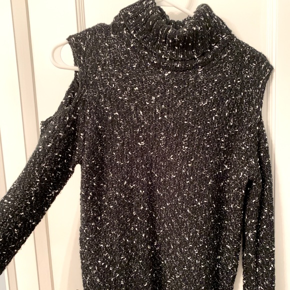 Black turtleneck sweater - Picture 1 of 1